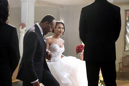 droidsurlooking's tweet photo. @chicabrava16 @candicekp @FLASHtvwriters And of course the Westallen wedding - the one that counts ❤️🧡💛💚💙💜 #TheFlash #RunIrisRun https://t.co/Zc3Kh1G0mG
