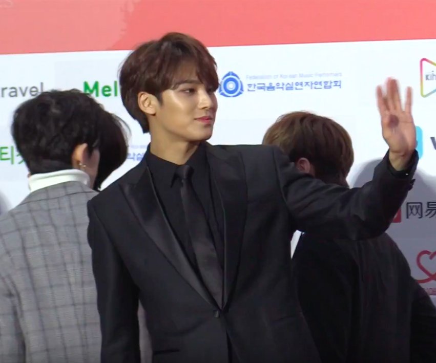 WARNING !!! ART HAS ESCAPED FROM ITS MUSEUM !!!