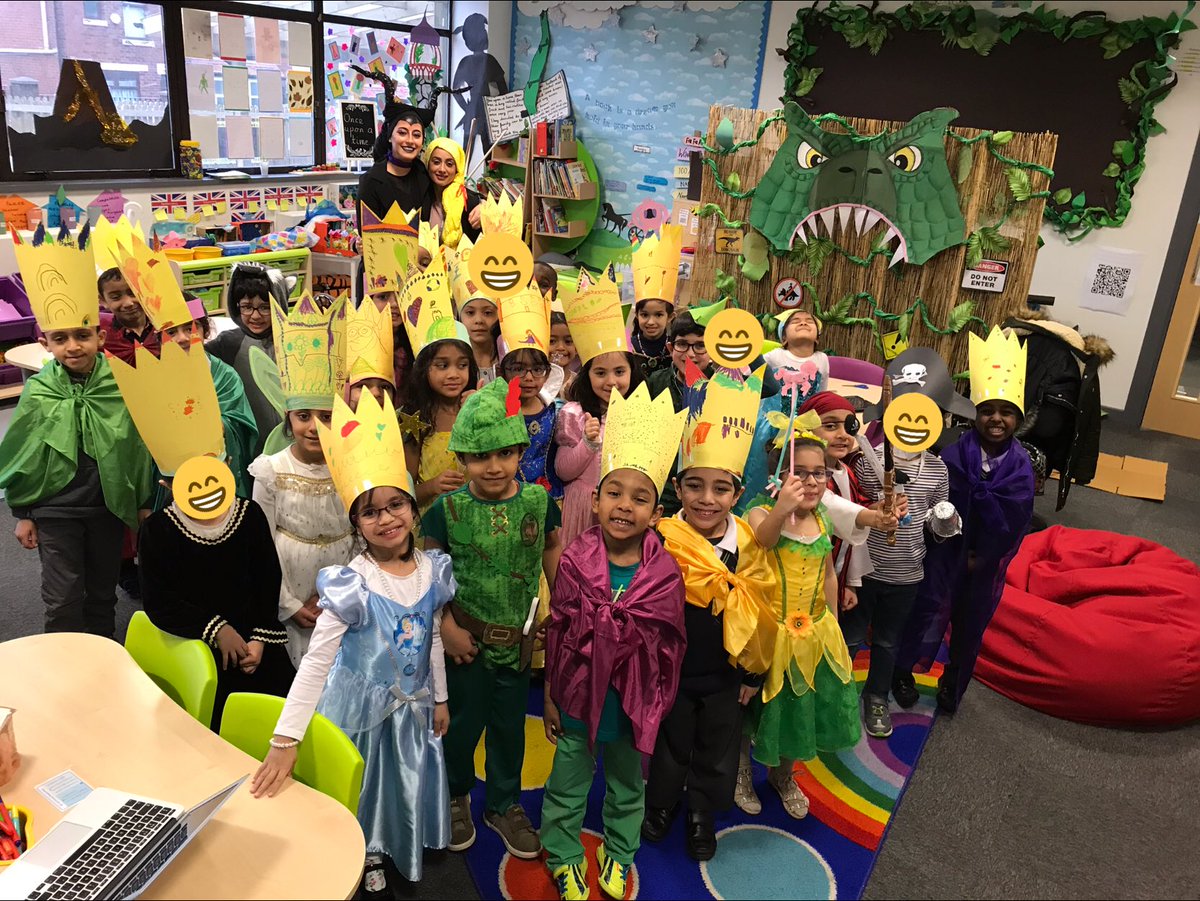 👑 Crowns at the ready! If I didn’t know any better, it’s almost as if Class 3 have just stepped out of a Fairy Tale story! 📖 #FairyTaleBall #FairiesAndFrogs