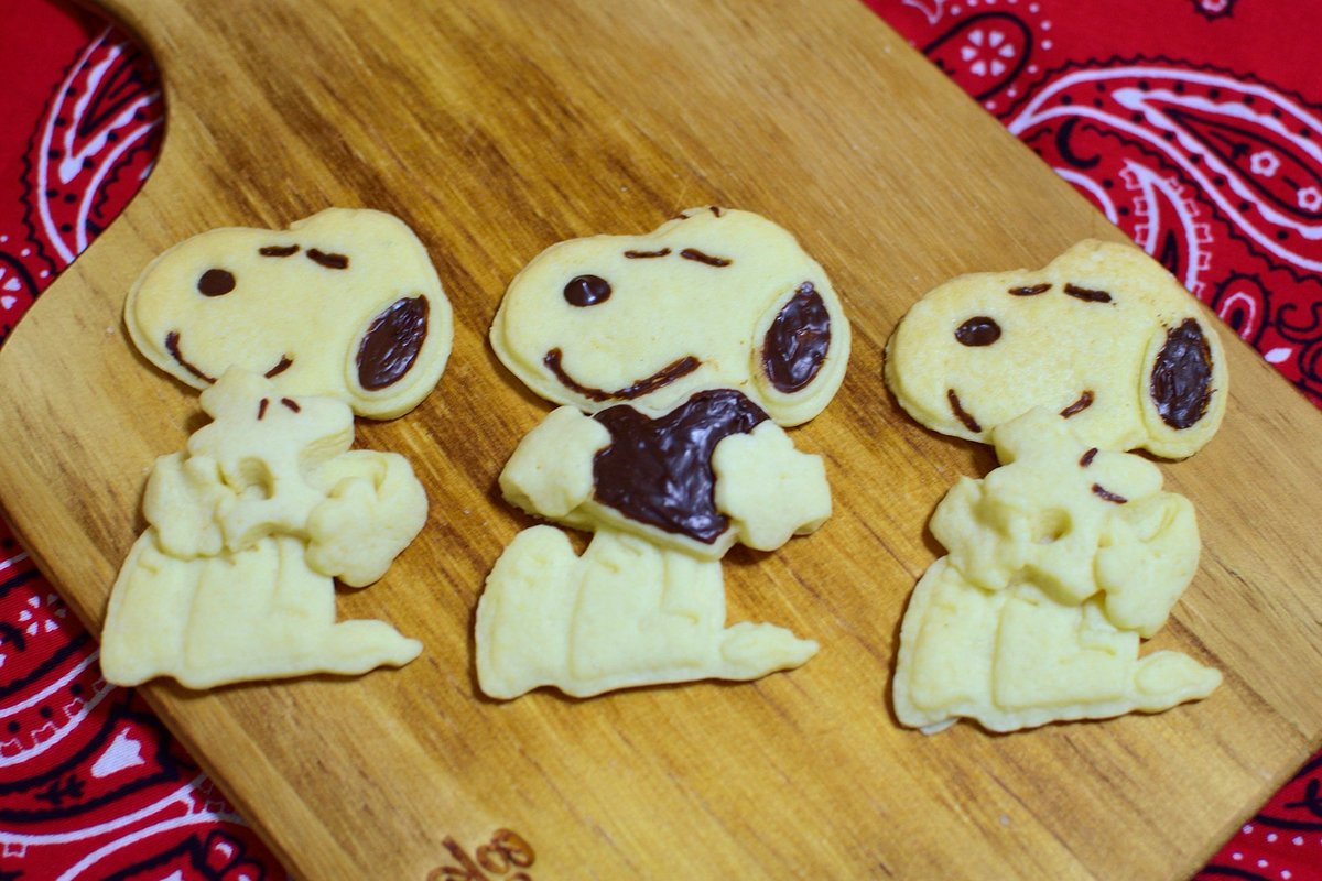 かん はっぴー バレンタイン W 今年は家族 ほぼ自分 クッキー スヌーピーのハグクッキーの本買ってたのやっと作ったよー 母にもウッドストックのお顔てつだってもらったw もう既に何匹もお腹の中です Happyvalentine T Co Ho5snw4fjv