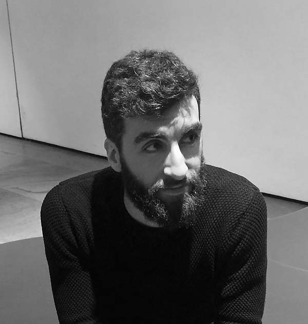 Ha 28 anni ed è Senior UI /UX Designer in Doing.
Ha curato progetti per clienti come #Eni, #Hype, #Telepass, #loreal
Parliamo di Fabio Murru, ex allievo del dipartimento di #GraphicDesign dell’Università Europea del Design di #Pescara.

>>bit.ly/FabioMurru