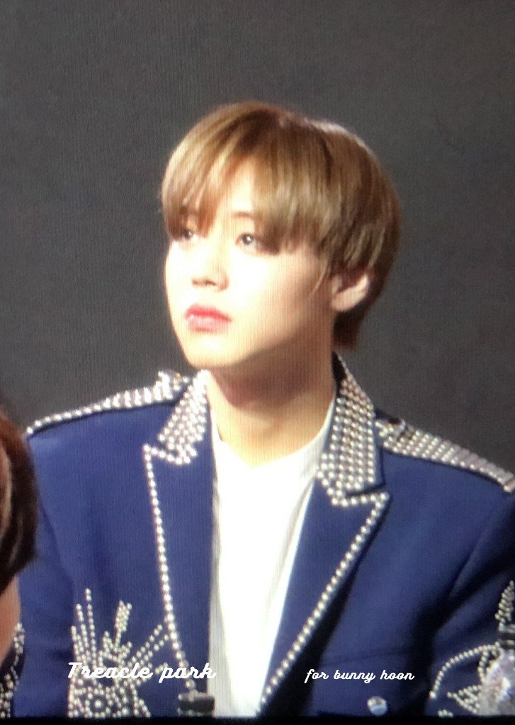 TreaclePark0529's tweet photo. 180214🐰🐰🐰

#박지훈 #PARKJIHOON #朴志训  #WANNAONE 🐰 https://t.co/BT560JCPms