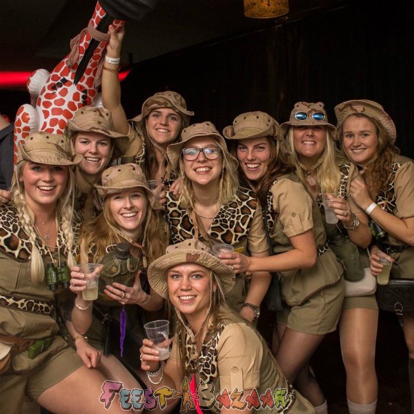 FeestBazaar's tweet photo. Whoehoe, met de hele groep op safari met Feestbazaar! Bekijk ons assortiment gave safarikostuums hier: https://t.co/a3jCRmn8Sk #safarifeest #safarikleding #safarikostuum #themakleding #themafeest #verkleedkleding #verkleedfeest #jungleparty #safarithema #themakleding #feestbazaar https://t.co/2hOAgSt3Ky