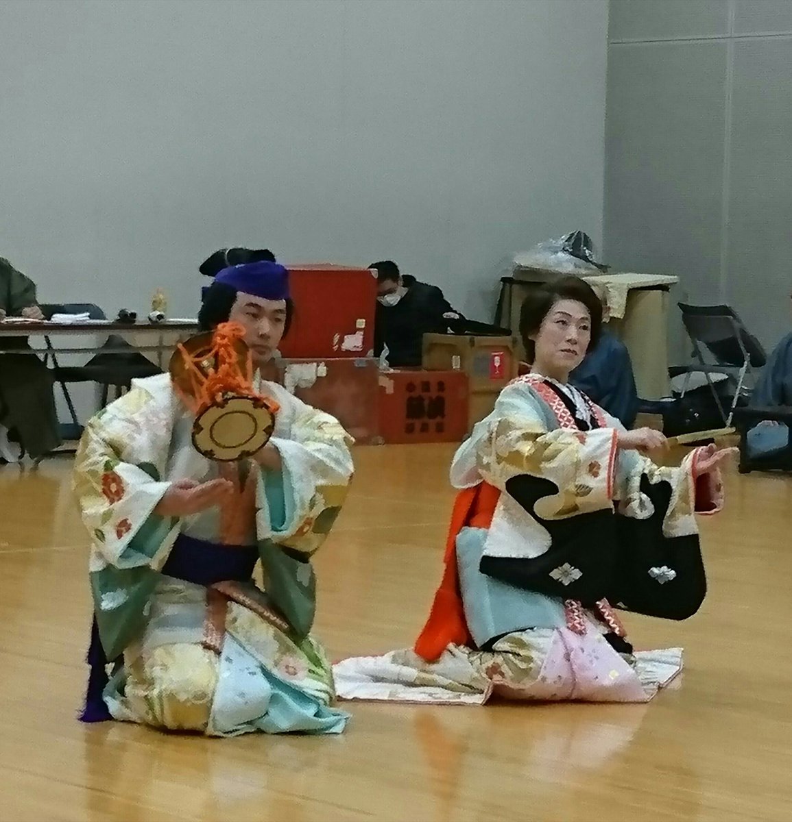 「最終値」日本舞踊小道具 三味線 (2分割します) 最終値」日本舞踊小道具 三味線 (2分割します) 最終値」日本舞踊小道具