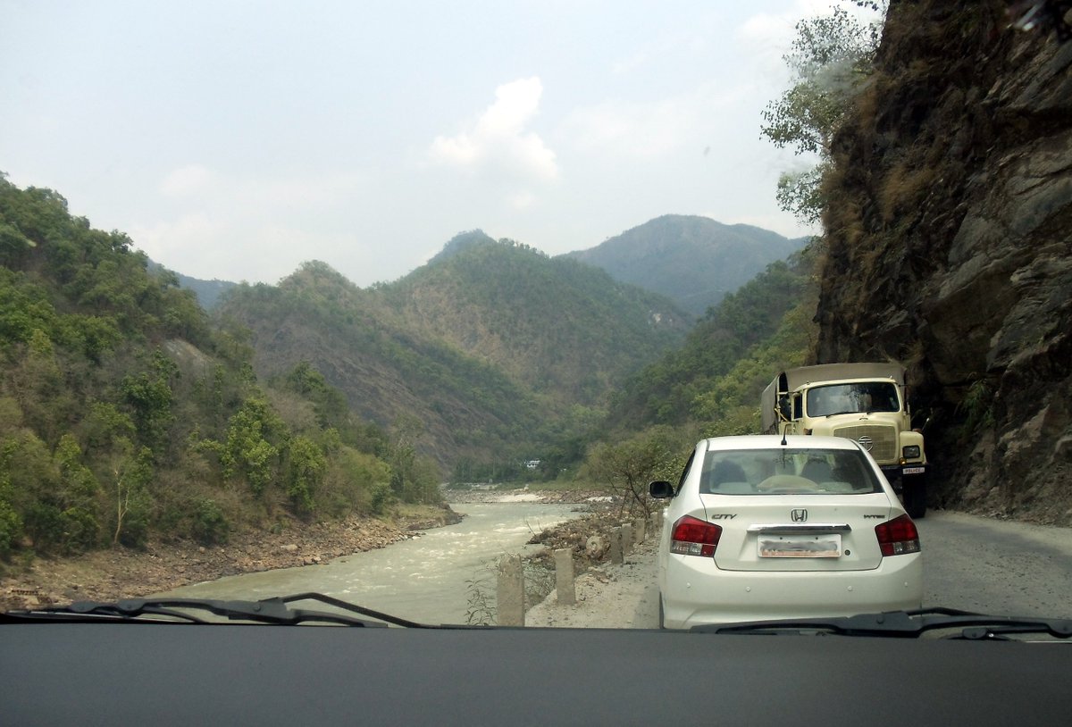 VictorPillai's tweet photo. @mytvsofficial This Valentines Day, get out of your house and do something! My trip to Rishikesh with my wife (my car). #CarDate https://t.co/v9YXcd0WQG