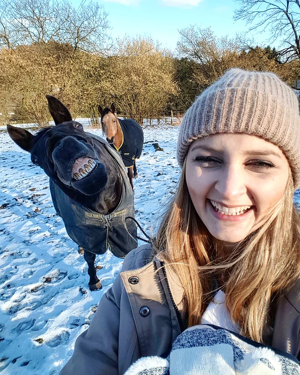 Love is in the air... 😁🦄❤