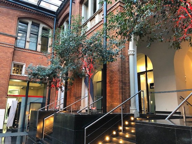 wizAIsolutions's tweet image. Roadshow 2018
Heute sind wir in Hannover und treffen wieder einige interessante Geschäftspartner die sich für Digital Signage begeistern und wissen was es für einen Mehrwert für die unterschiedlichsten Bereiche darstellt. Die Location ist auch super ;)