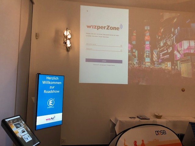 wizAIsolutions's tweet image. Roadshow 2018
Heute sind wir in Hannover und treffen wieder einige interessante Geschäftspartner die sich für Digital Signage begeistern und wissen was es für einen Mehrwert für die unterschiedlichsten Bereiche darstellt. Die Location ist auch super ;)
