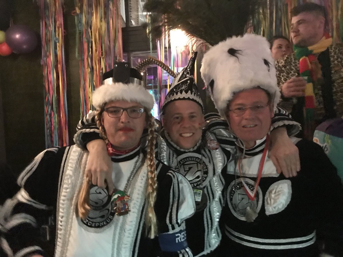 Ut was biëstig moj gisteren! Preens Bert hed zien moijste dag van zien laeve belaefd!