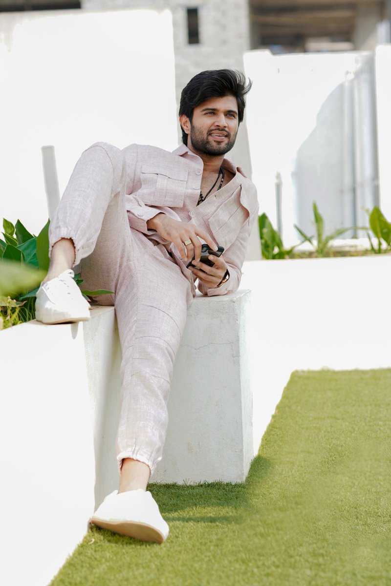 TheDeverakonda's tweet photo. In the name of love. https://t.co/fRNCDfmPdk