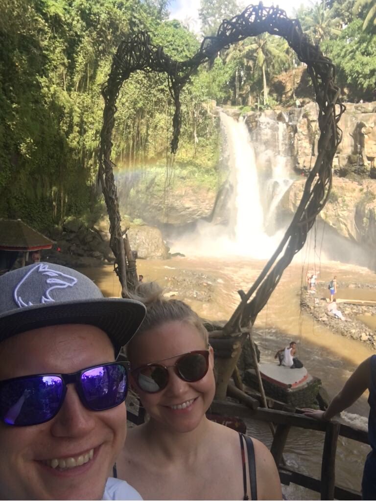 LundKia's tweet photo. Some days are just better then others. Happy #valentinesday and greetings from #bali #ubud ☀️#waterfall #allgoodeverything #happydays #holidaytime #holidayfun with my special one @PasiHalmetoja 💞 Take care people 😘 https://t.co/7jSfXrfyCY