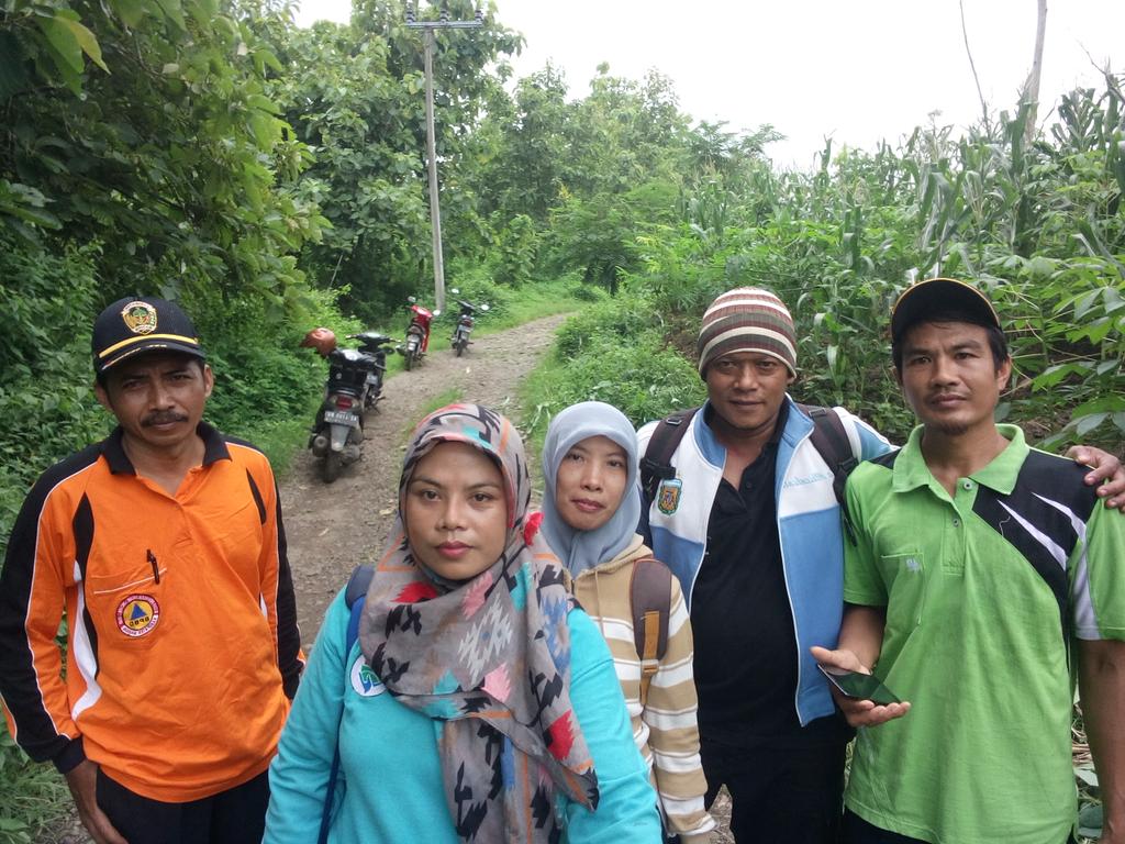 titik_endri's tweet photo. Dilan... Dengan adanya Dana Desa warga sekarang memiliki aset , akses jalan yg mudah, sehingga Perekonomian kita bisa dimulai dari desa. 

#ManfaatDanaDesa
#tppijawatimur
#tppikabmadiun
@Jokowi
@EkoSandjojo
@anwsanusi
@taufikmadjid71 https://t.co/jEoL2xAmaW