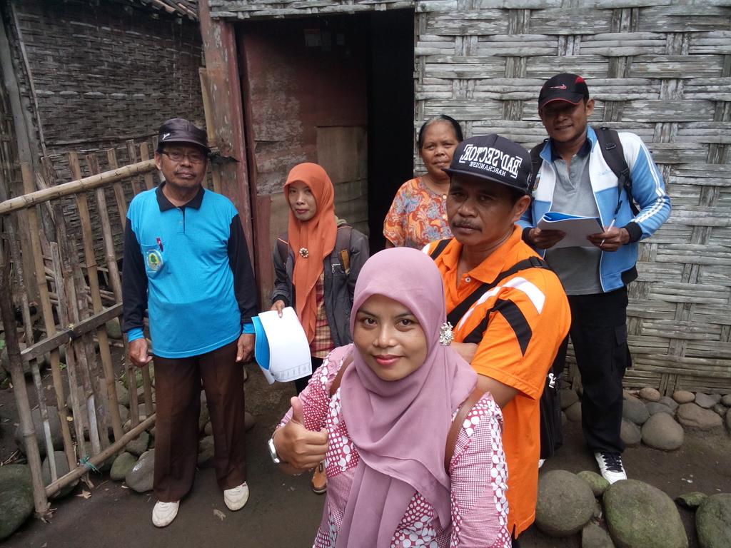titik_endri's tweet photo. Dilan... Dengan adanya Dana Desa warga sekarang memiliki aset , akses jalan yg mudah, sehingga Perekonomian kita bisa dimulai dari desa. 

#ManfaatDanaDesa
#tppijawatimur
#tppikabmadiun
@Jokowi
@EkoSandjojo
@anwsanusi
@taufikmadjid71 https://t.co/jEoL2xAmaW