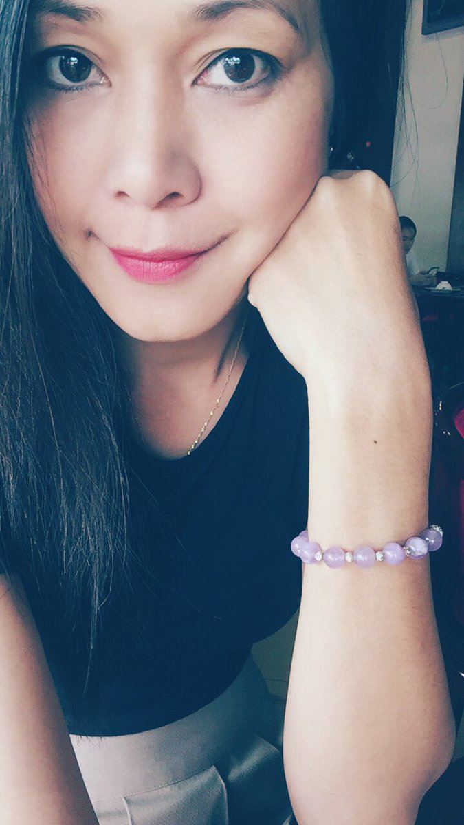DinhYNhung's tweet photo. May mắn ơi hãy về với tôi...#dinhynhung #dienvien #Vietnam #actress https://t.co/s7PoEtpdcc