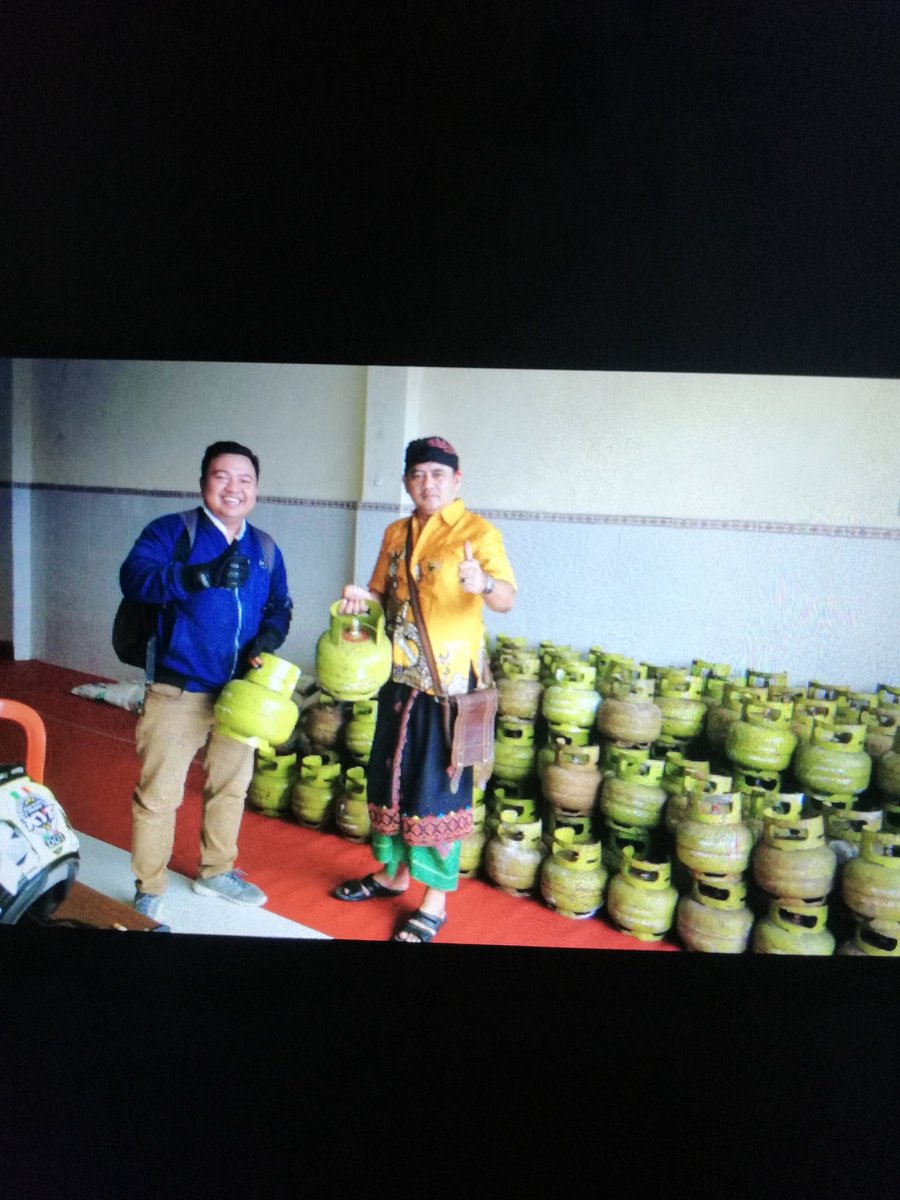 KSumadiarta's tweet photo. Pengembangan unit usaha PPE (pangan papan energi) BUMDES desa menanga #ManfaaatDanaDesa #TPPIBali @jokowi @EkoSandjojo @anwsanusi @fachrilabalado @taufikmadjid71 https://t.co/rNlIapq3ct