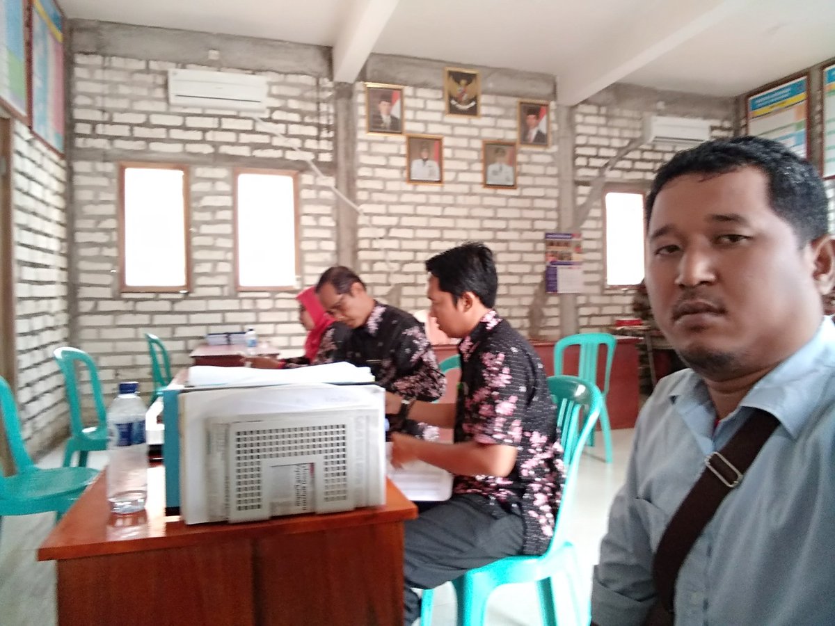 anambrow4's tweet photo. Monitoring dan evaluasi oleh inspektorat #kablamongan #PDP_SOLOKURO #PadatKaryaTunai #DanaDesa wujudkan desa mandiri dan pengentasan kemiskinan.@EkoSandjojo @Wanut_Susisno @DewantoAndry @AhmadErani @Iskandar__NH @TPPI_Lmg https://t.co/oaQlVPdei5