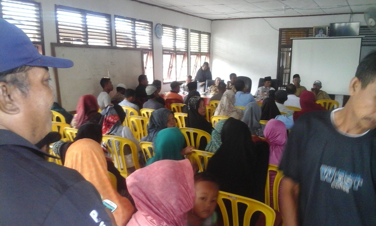 Syahrud62809608's tweet photo. #PadatKaryaTunai #TPPIRiau #TPPIKepulauanMeranti
#TPPIKecamatanMerbau @jokowi @EkoSandjojo @anwsanusi @taufikmadjid71
@AhmadErani @fachrilabalado
#PadatKaryaTunai harus dilakukan Swakelola, Manfaatkan SDA, tenaga kerja,dan teknologi lokal desa. https://t.co/tOZozrHhFv