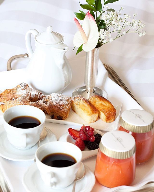 Baglioni_Hotels's tweet photo. Breakfast in bed at Relais Santa Croce in Florence!
#GoodMorning #Breakfast #RelaisSantaCroce #Florence #BaglioniHotels #BaglioniSuites #LuxuryHotel https://t.co/OV172Lm2MX https://t.co/fPRojNUHi2