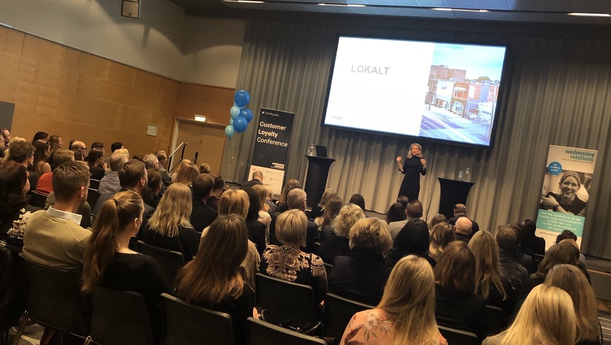 WednesdayR's tweet image. Jippi! Nu har vi kickat igång Customer Loyalty Conference Gbg! 🙂 På scen Emma Hernell som berättar om framtidens handel och konsument! #wrloyalty