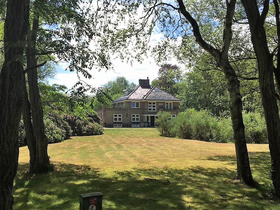fieggentrio's tweet photo. Grolloo (Drenthe) https://t.co/g54Q340NDI
Grolloo is een klein esdorp in het zuidwesten van #Aa en #Hunze in de Nederlandse provincie Drenthe, gelegen op de #Rolderrug, aan de #N376 tussen de dorpen #Rolde en #Schoonloo...
#Grolloo #Drenthe #Travel #tourism #Nederland #Village https://t.co/M3xrgDUvj1