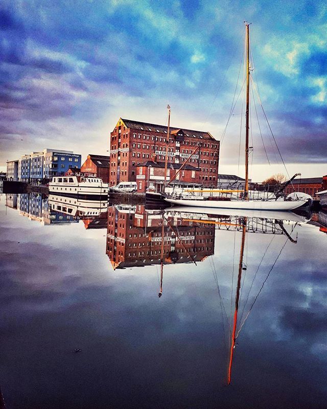 PoetNeininger's tweet photo. Reflection. Gloucester Docks.
*
#poetry #shortpoetry #Gloucester #Gloucestershire #PoetJordan https://t.co/e7qP32G4xX #writing #poet #NewPoetry #writer #poetrycommunity #poetsofinstagram #writersofinstagram #life #words #written #by #me #ig_countryside… https://t.co/yTzLEiLo5U https://t.co/CJvUzsWV5v