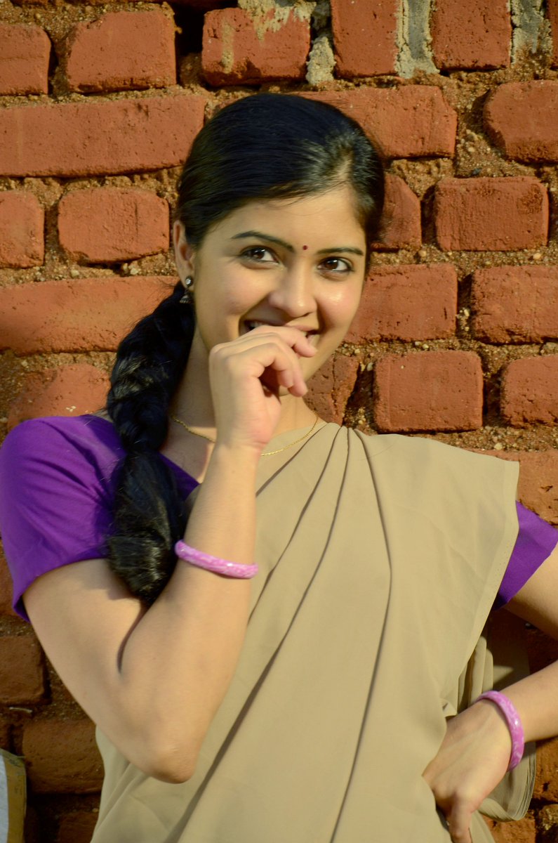 Padaiveeran's tweet photo. Beautiful stills of #Amritha from #Padaiveeran 

@dhana236 @IAMVIJAYYESUDAS @Actor_Akhil1 #KarthickRaja @VIJAYBALAJI2 @onlynikil @kaaviyacinemas https://t.co/1pwTKBKVuv