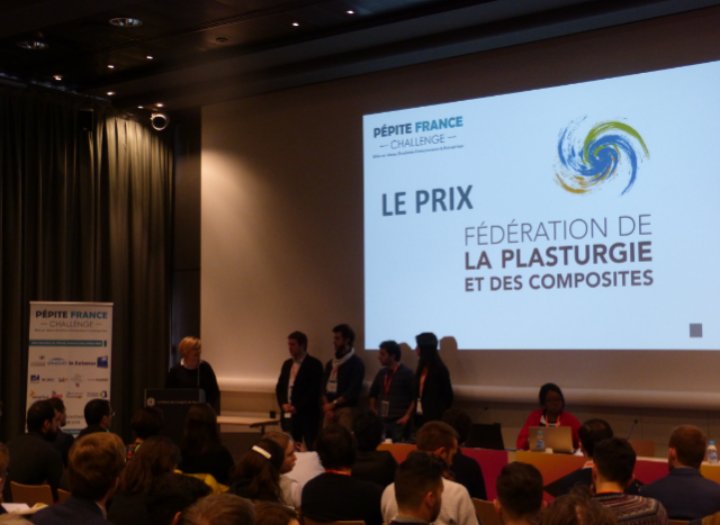 Félicitations <a href="/beautigloo/">Beautigloo</a> <a href="/LOMA_Innovation/">LOMA Innovation</a> <a href="/_plastif/">plast’if</a> <a href="/Jarriquez/">Jarriquez</a> pour le prix <a href="/fedplasturgie/">Fédération de la Plasturgie et des Composites</a> remis par Florence Bonnet au #PépiteFranceChallenge