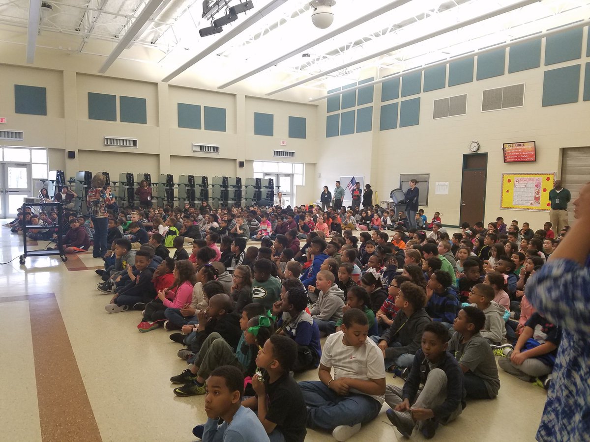 MHodges_ACE's tweet photo. Thank you Mrs. Wagener and Humble Rodeo and for visiting our students today. We enjoyed learning about rodeo events and 4H opportunities. @HumbleISD_PLE https://t.co/m9GF2V5y8r