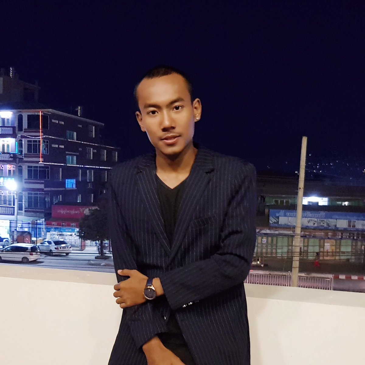 HtetYan92547428's tweet photo. Party ေလး တက္ျပေဇ https://t.co/dvzgIsspzt