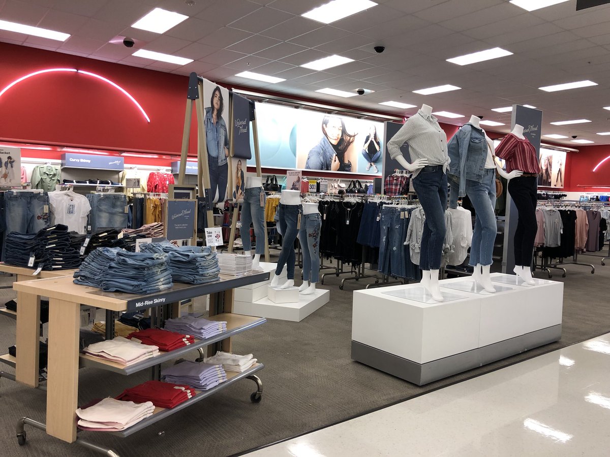 nicoleattarget's tweet photo. All the hype is true!  These jeans feel amazing and are so flattering.  What’s your favorite fit?  #universalthread #newattarget https://t.co/J1MuVd5OeC