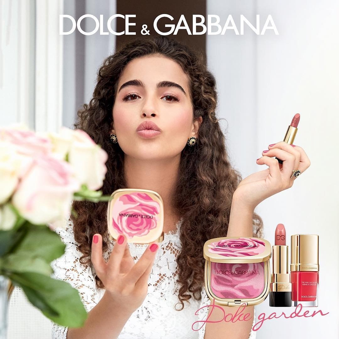 frowstyles's tweet photo. Discover the Dolce Garden Make Up collection, inspired by a springtime garden in Sicily and featuring the model #chiarascelsi.
Photo by Davide Gallizio #davide.gallizio
#DGDolceGarden #DGBeauty #makeup
#spring2018 #springmakeup #makeupcollection #Beauty #bloggers https://t.co/ThmtgJGFds