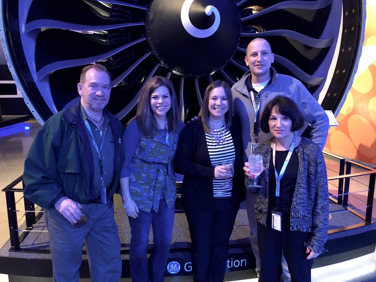 jodydickson28's tweet photo. 787 United/Boeing Aircraft Delivery Dinner in SEA. Thanks United &amp; Boeing for the amazing tour of the Boeing factory and the fantastic dinner. CMH, CLE &amp; PIT hanging out together! @jonathangooda @weareunited @PIT_JOANNE @jacquikey @BrianFKennedy https://t.co/QL4JG2aByd