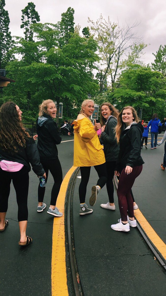 AlsbachMaddie's tweet photo. Happy birthday babe I LOVE YOU @jennamiller42 😽👅 https://t.co/y6H7X3U5Gw