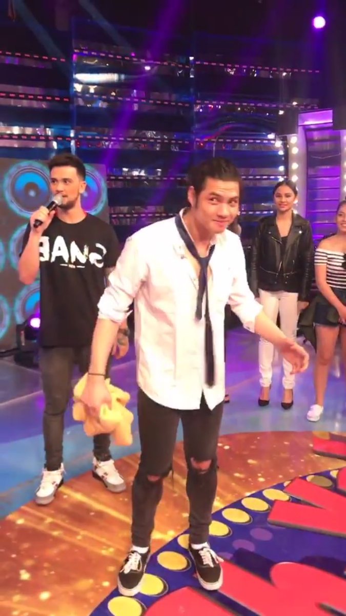 tierrachera's tweet photo. Buong buo nanaman ang taon ko yambae! @hashtag_k1d 

#ShowtimeLoveFEBever https://t.co/FZMHA66yRn