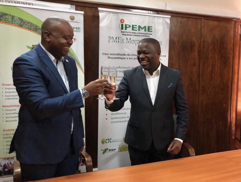 supermentores's tweet photo. Assinatura do Memorando (MOU) entre o IPEME e Super Mentores com o objectivo de garantir a implementação do projecto com sucesso. Assinaram nesta manhã o documento o Director Geral do IPEME, Claire Zimba, e Coordenador do Super Mentores Celso Domingos #SuperMentores #IPEME https://t.co/Ae3s2iQx2a