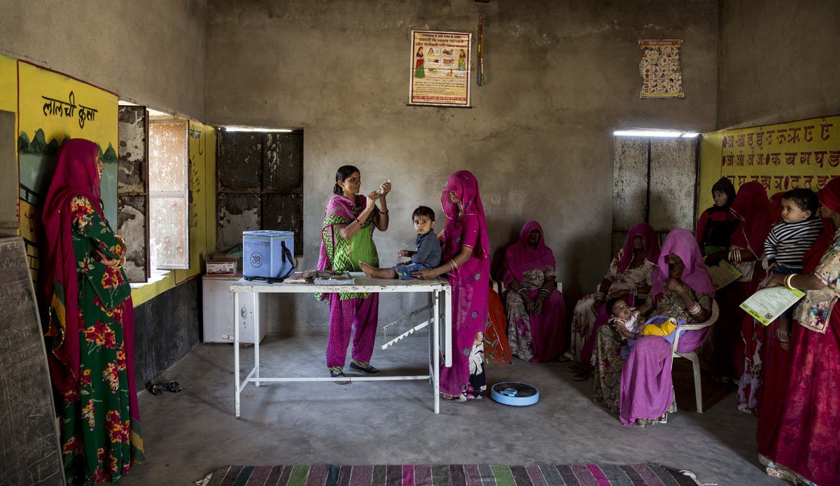 UNDP_India's tweet photo. Activities of #UniversalImmunizationProgramme are further supplemented through #MissionIndradhanush, to reach out to all those children who have been left out of the Routine Immunization drives: Minister @MoHFW_INDIA @JPNadda
Read more: https://t.co/qAzTQ7z6Tz https://t.co/lWEJMldoSx