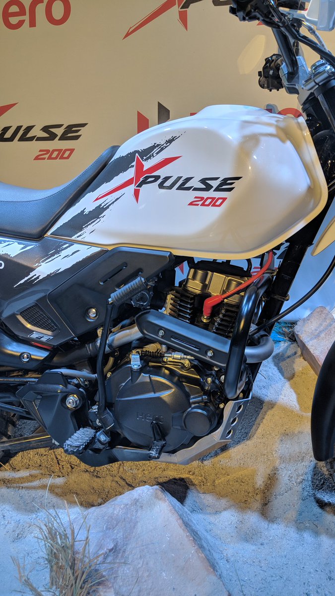 tech2eets's tweet photo. Adventure tourers are hot and @HeroMotoCorp wants a share of that pie with the #Xpulse200 performance tourer. Long travel suspension, 200cc engine and those huge tyres that are ready to take on any surface, this looks exciting. #AutoExpo2018 https://t.co/ifTY3bCf2e