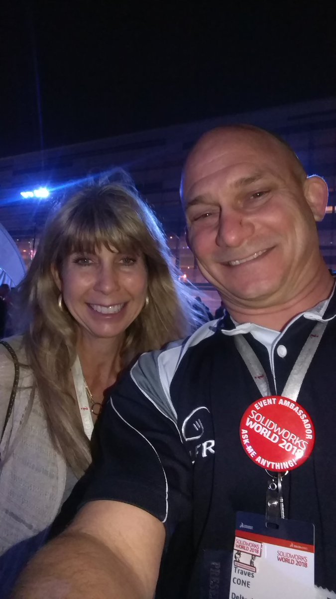 str8_2_3d's tweet photo. Look who I met #SWW18  @Lynn_Allen https://t.co/TvcwGlpqvf