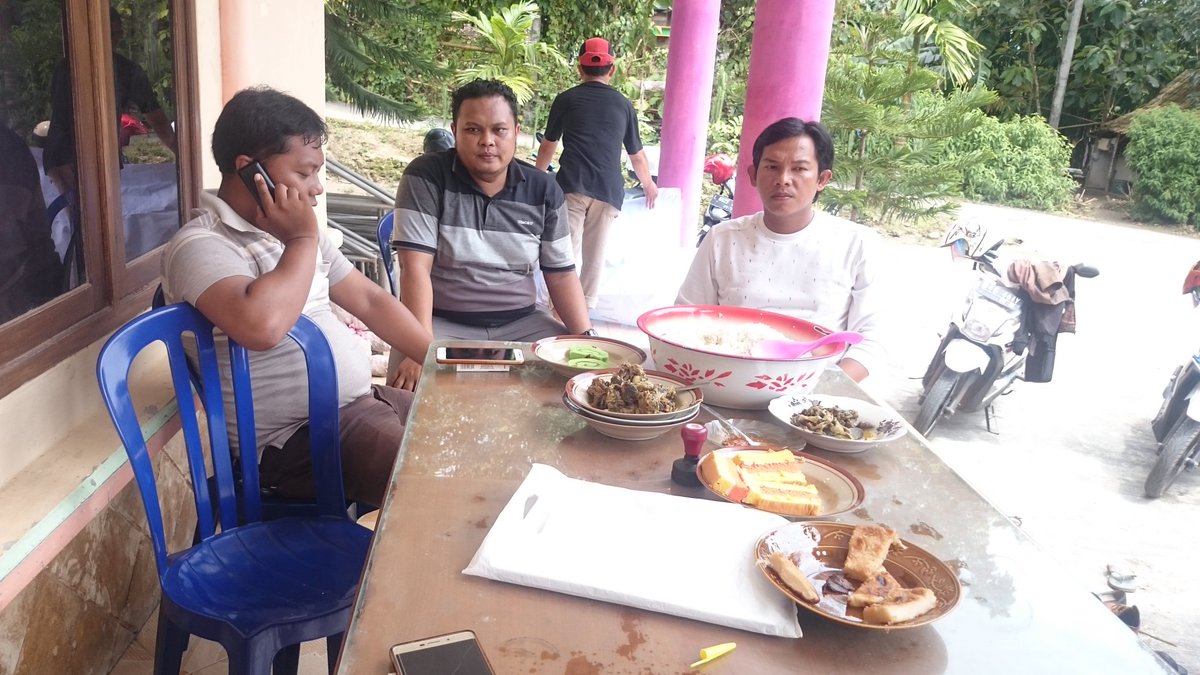 dulunakal's tweet photo. #ManfaatDanaDesa
#tppijawatimur
#tppibangkalan
Meskipun sulit mendampingi desa tapi tetap mengabdi untuk mencerdaskan dan memakmurkan desa

@Jokowi
@EkoSandjojo
@anwsanusi
@taufikmadjid71
@fachrilabalado
@Dewantoandry https://t.co/C3D4NWoccv