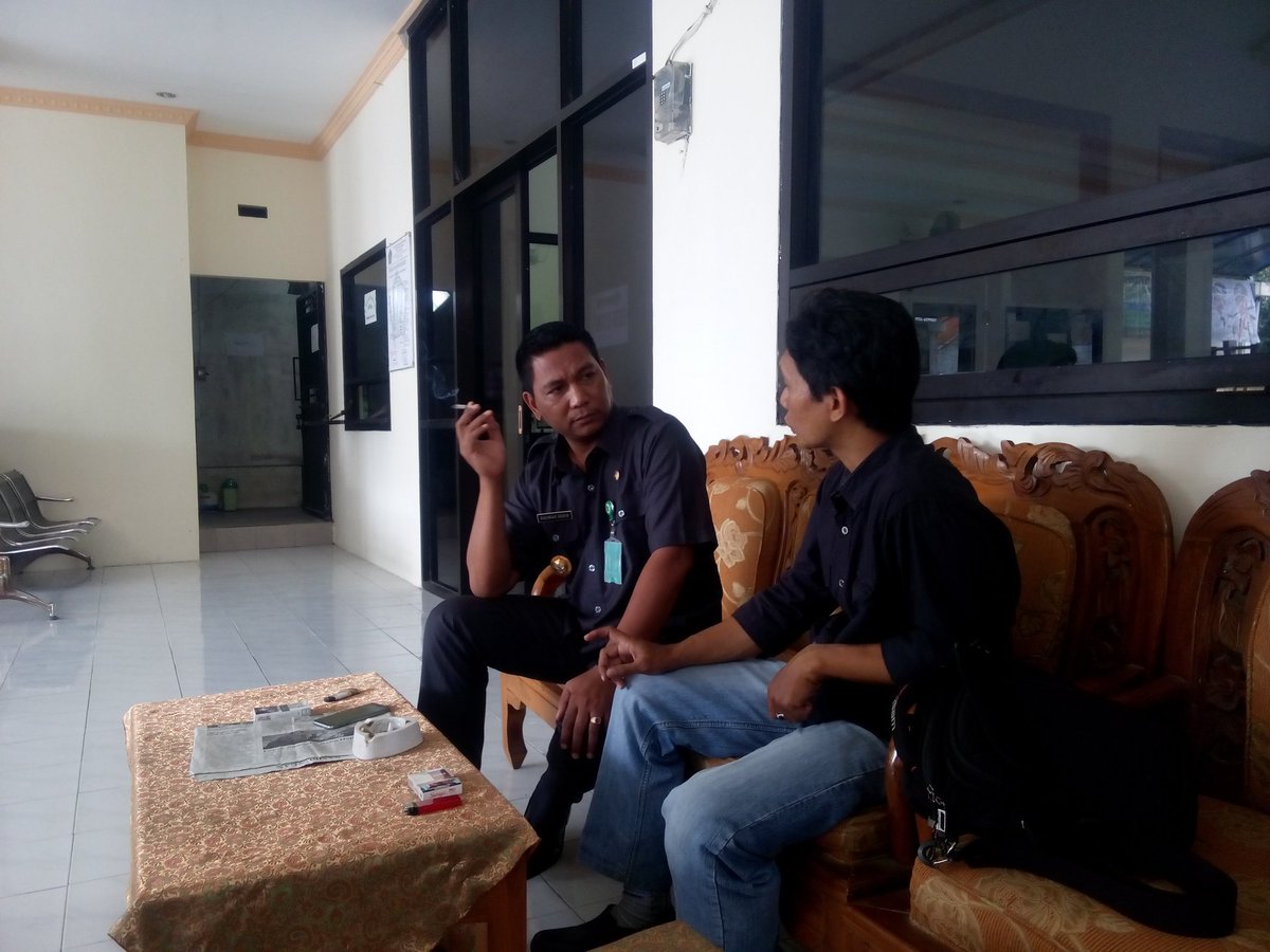 Hudasubajul81's tweet photo. Komunikasi dan koordinasi dg Kades Ganting merumuskan Bumdesa
#ManfaatDanaDesa 
#tppkecgedangan 
#tppdeltasidoarjo 
#tppijawatimur 
@jokowi 
@EkoSandjojo 
@anwsanusi 
@taufikmadjid71 
@fachrilabalado 
@DewantoAndry 
@P3MDSidoarjoKab https://t.co/rrqKo86HSq