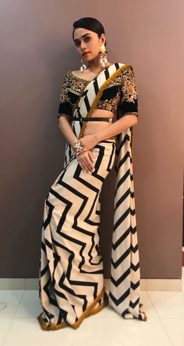 DreamersPR's tweet image. .@AmrutaOfficial's sari game is unbeatable. We can't get over this gorgeous look! #AmrutaKhanvilkar #DIDStyle