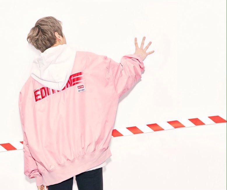 itsheavenstore's tweet photo. 🌈 p r e | LAP X #KangDaniel
🍑 [UNISEX] LAP EDITION 항공점퍼
🔹สี : PINK
🔸Size : FF ,XL 
💶 6800฿.
 📆วันนี้ - 08/02 (สิบโมง)
**หรือจนกว่าของจะหมด**
🌟สั่งซื้อ DM 🌟

#คังแดเนียล 
#ตลาดนัดWANNAONE
#WANNAONE https://t.co/Nktb4GzSOv