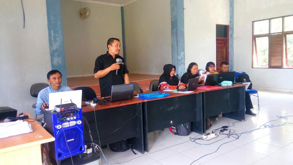 AminAljaid5's tweet photo. #ManfaatDanaDesa #TPPIKalteng #Bartim Dari Rakor Internal #Bartim kita kuatkan komitmen pendamping dlm mengawal dana desa dan Suksekan Padat Karya Tunai 2018 
@jokowi 
@EkoSandjojo 
@anwsanusi 
@taufikmadjid71 
@fachrilabalado 
@P3MDKalteng 
@pendampingdesa_ 
@KadesIndonesia https://t.co/aPjHDpnpGQ