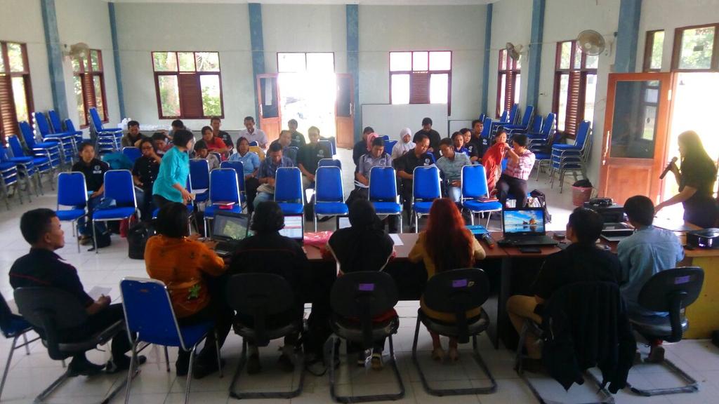 #ManfaatDanaDesa #TPPIKalteng #Bartim Dari Rakor Internal #Bartim kita kuatkan komitmen pendamping dlm mengawal dana desa dan Suksekan Padat Karya Tunai 2018 
<a href="/jokowi/">Joko Widodo</a> 
<a href="/EkoSandjojo/">Eko P. Sandjojo</a> 
<a href="/anwsanusi/">Anwar Sanusi</a> 
<a href="/taufikmadjid71/">IG : taufik.madjid</a> 
@fachrilabalado 
<a href="/P3MDKalteng/">P3MD PROV KALTENG</a> 
<a href="/pendampingdesa_/">Pendamping Desa P3MD</a> 
@KadesIndonesia