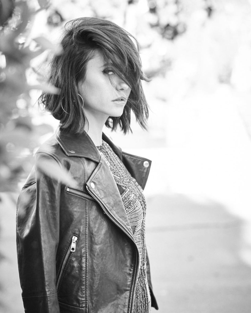 t_ptichka's tweet photo. Her glance😻😻🙈🖤🖤🖤🔥👸🏻
#TheVampireDiaries #TVD #NinaDobrev #KatherinePierce #ElenaGilbert #mylove #myqueen #blackwhite @ninadobrev #cutiedevil #Flatinersmovie 🤤🐼🖤 https://t.co/I4Vrgv2eVI