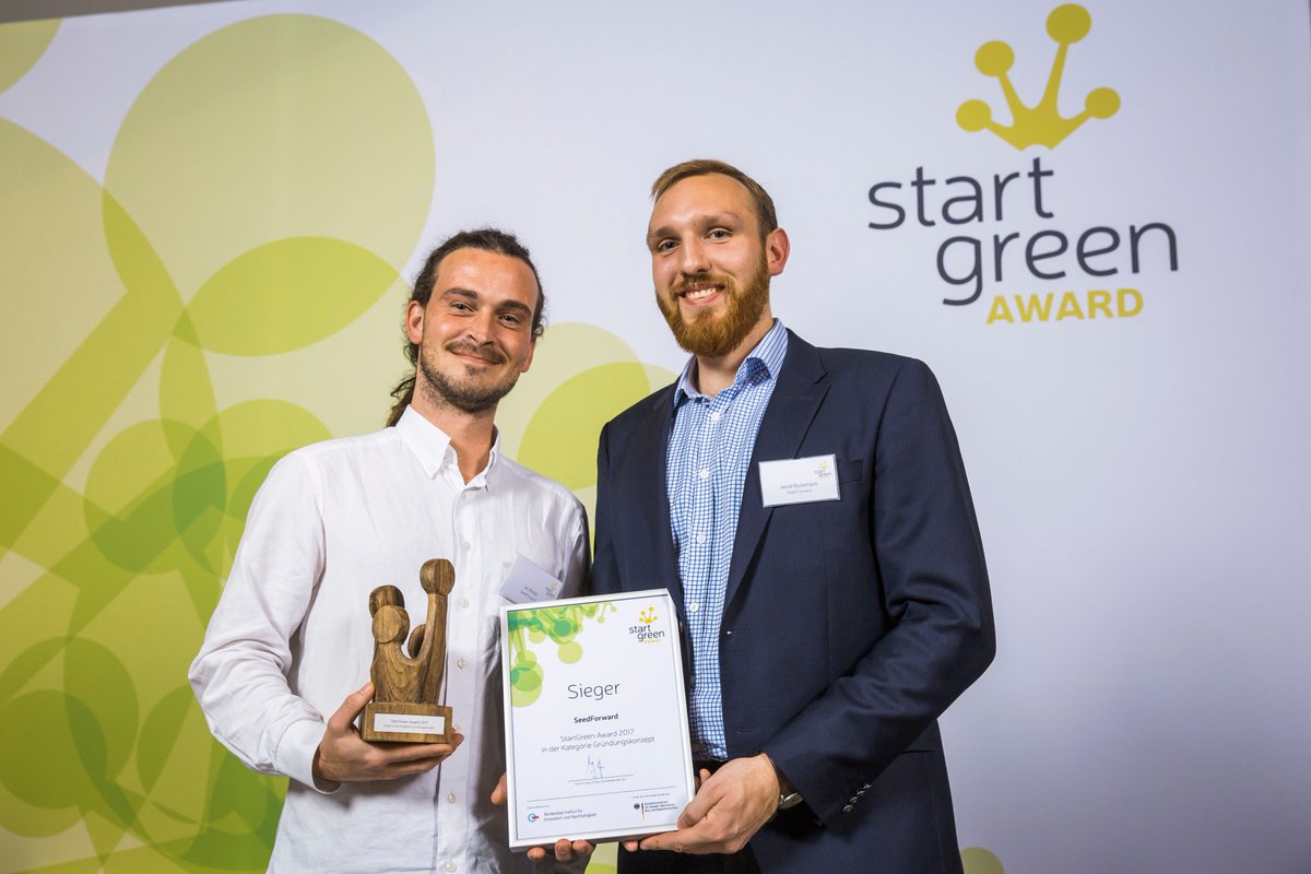 food_thinktank's tweet photo. https://t.co/8OwXlYsodH Ein Saatkorn, das alles, was es für einen sicheren und gesunden Start ins Pflanzenleben braucht, gleich selbst mitbringt. #AgTech #startup #seedforward https://t.co/QmPfXK7aiM