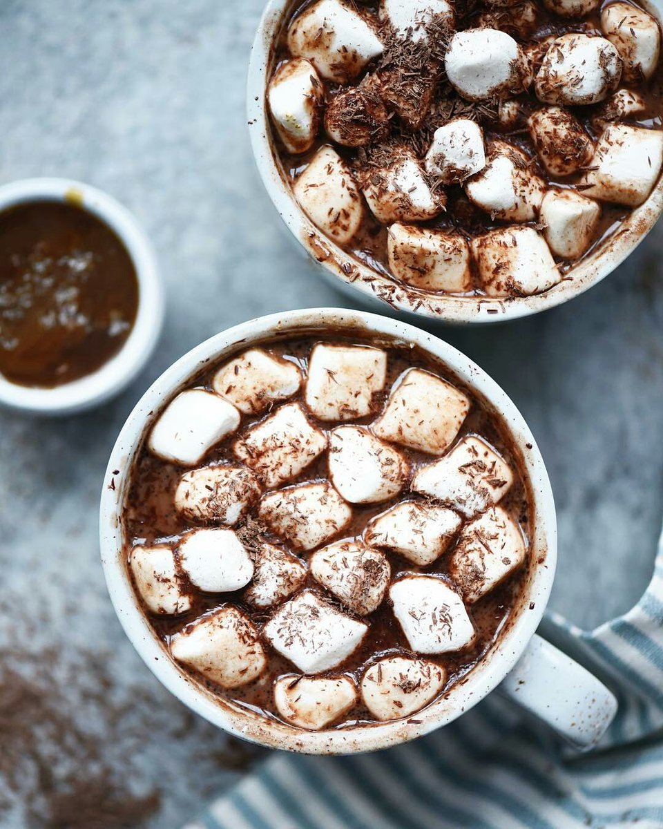 Its Always The Right Season For A Good #Vegan #SaltedCaramel #Maca #HotChocolate 😍💋🍫☕

Check out our IG page! 
🔁 Retweet and share with your friends and family! 
Sign up today 👉 cribchef.com
#lavegan #veganhotchocolate #hotchocolate #veganrecipe #cribchef