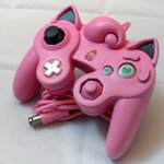 思っていたのと違う…ポケモンのプリンをモチーフにしたカスタムGCコンが不気味!
