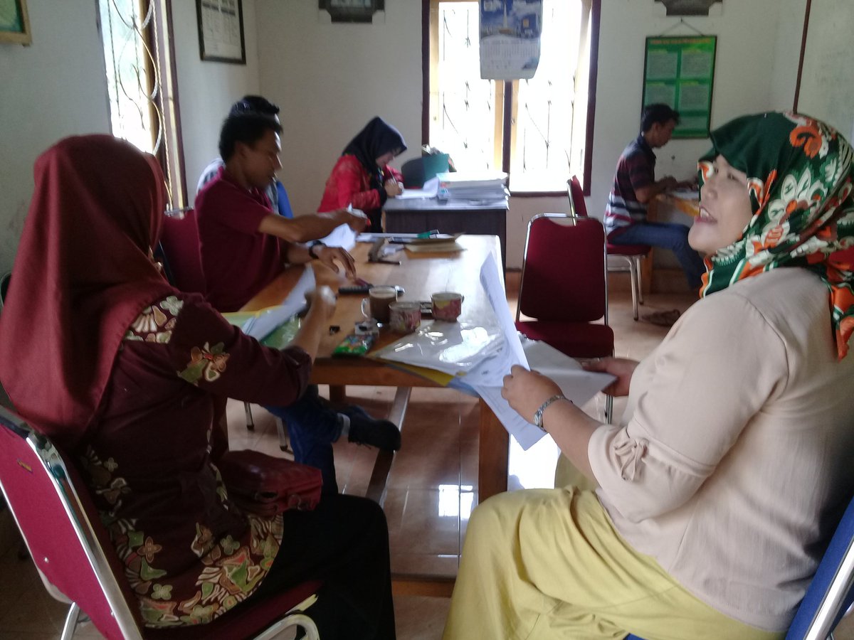 Darwisa13116064's tweet photo. Koordinasi dengan Kades Pattedong Selatan Kec.Ponrang Selatan  terkait Perencanaan TTG.TA.2018

#ManfaatDanaDesa
#TPPISulsel
#PIDSulsel
#TPPILuwu 
@JokowiddoRI1 @EkoSandjojo @taufikmadjid71 @fachrilabalado https://t.co/FMzwLiKKt4