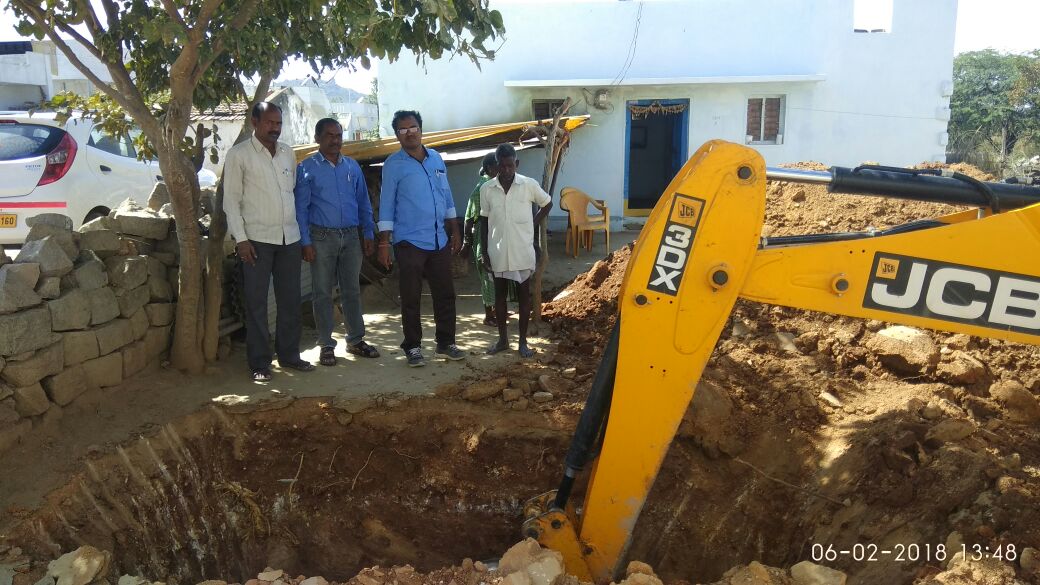 SwachhaWNP's tweet photo. Mass pitting for construction of #IHHLs in #Rajanagaram #Wanaparthy (Mandal &amp; District), #Telangana #LetsConstructToiletsTS @swachhbharat #ZSBPTS #ZSBP @paramiyer_ @TSSBMG @DivyangWaghela @mahimavashisht @KTRTRS @TelanganaCMO @jupallyk_rao @TelanganaToday @hansindia @the_hindu https://t.co/1ys44HTr5J